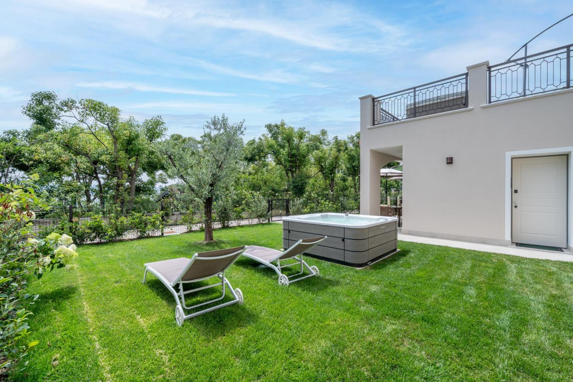 Villa Silvia Apartments San Felice del Benaco Exteriér fotografie